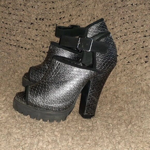 SHELLYS LONDON-Silver/Black-SCALES-Silver/Black-Leather Heels-Sz 7.5-Excellent - Picture 1 of 7
